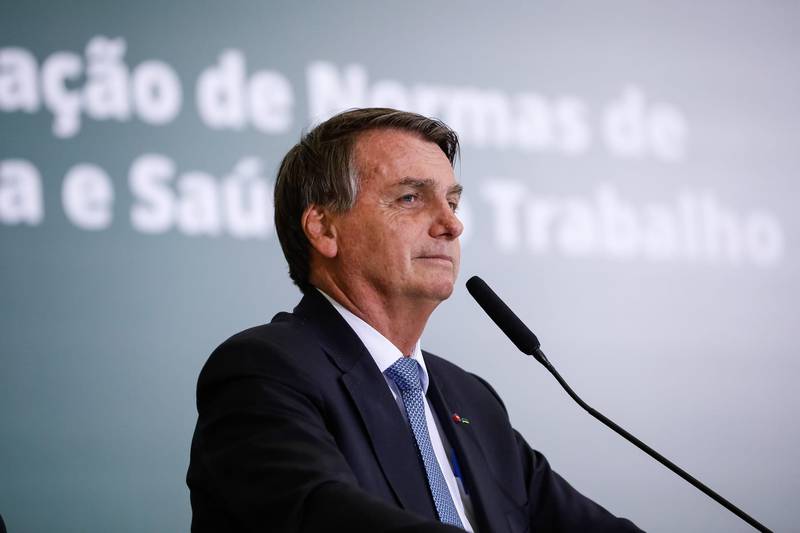 Bolsonaro se isenta de responsabilidade na crise