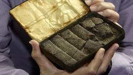 Morador do Reino Unido encontrou chocolate de 122 anos e vendeu por R$ 3 mil
