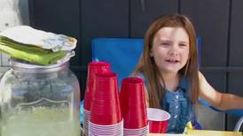 Menina de 8 anos fecha sua barraca de limonada após ordem policial