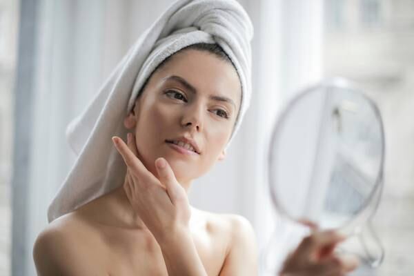 O ‘skin care’ perfeito existe: mitos e revelações para ter uma pele de porcelana
