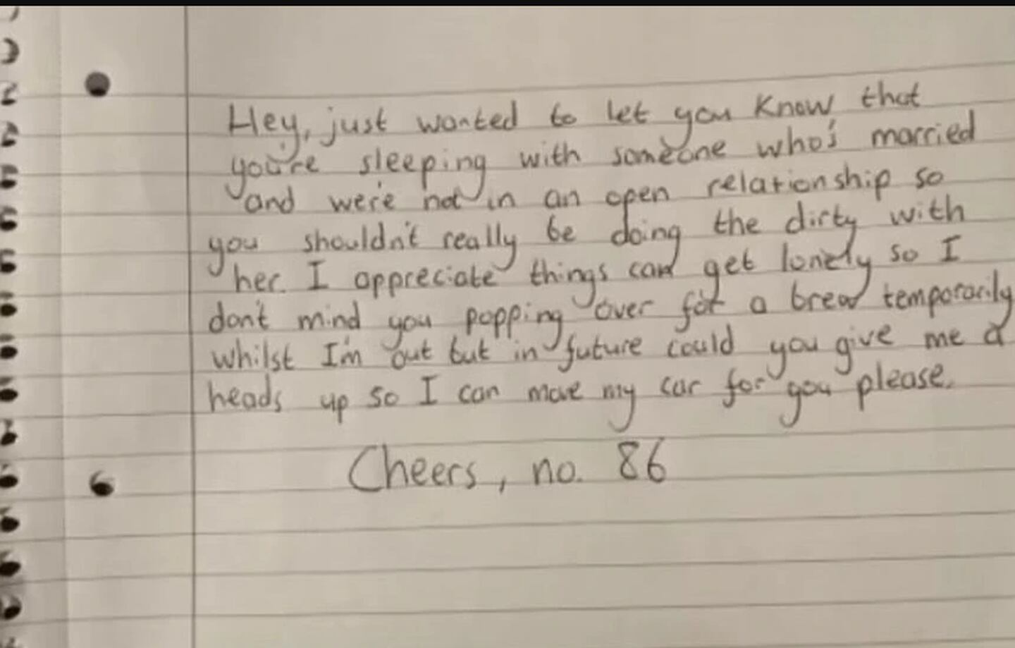 Homem deixa carta ‘ácida’ para vizinho após descobrir que ele estava dormindo com sua esposa