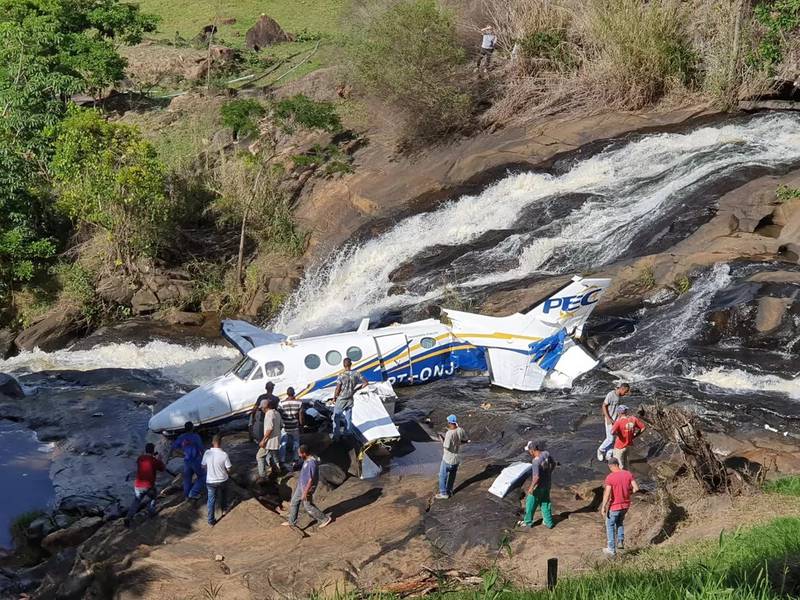 Avião que transportava Marília Mendonça caiu em Minas