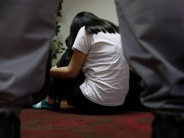 Pais de meninas abusadas sexualmente tiveram que deixar sua casa após ameaças de morte