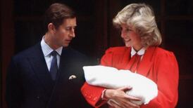 Documentário mostra imagens do jogo de pólo do Príncipe Charles no dia do nascimento de Harry
