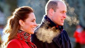Pesquisa revela que William e Kate são mais populares que o rei Charles III