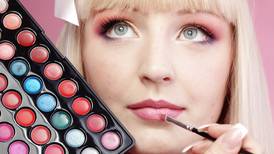 Cinco dicas para comprar maquiagem sem gastar muito
