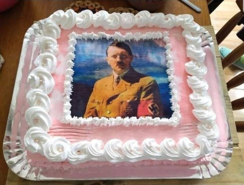 Polícia investiga jovem que usou foto de Hitler em bolo