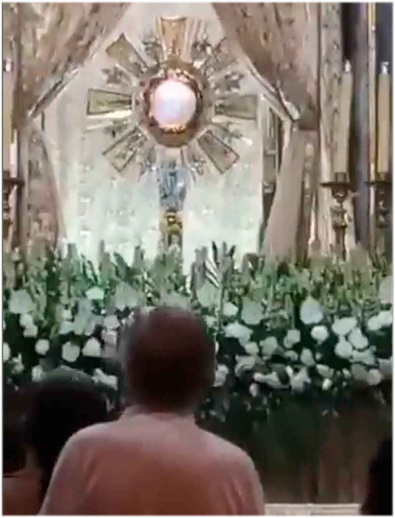 Missa celebrada na paróquia Nossa Senhora do Rosário de Zapotlanejo, em Jalisco, no México