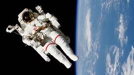 Incidente na ISS: Astronautas voltaram de sua caminhada espacial sem sua bolsa de ferramentas