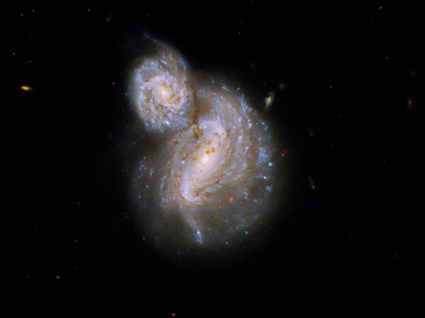 NASA: Telescópio Hubble capta ‘peculiar’ imagem no espaço; confira registro