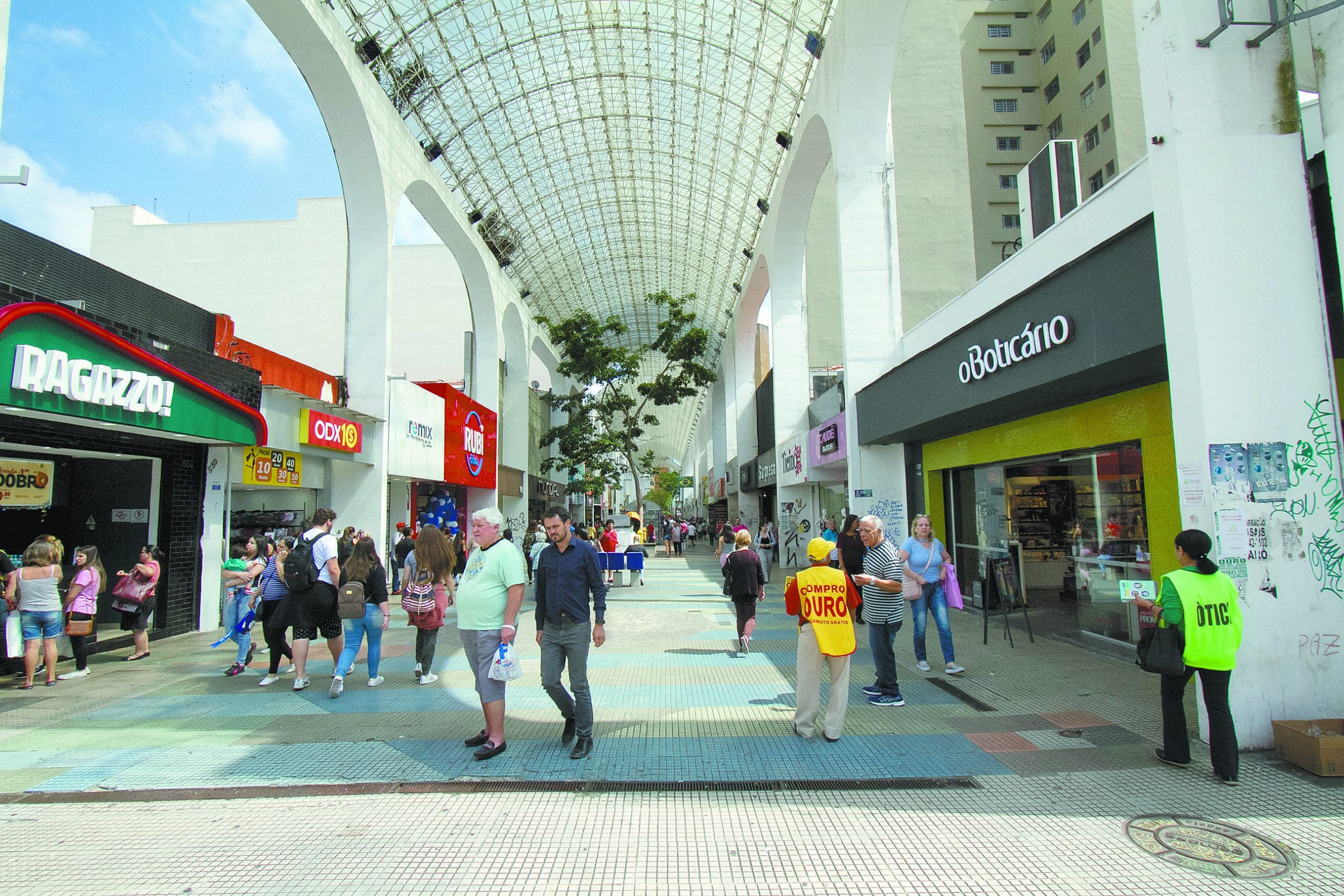 Comércio de rua perde clientes; confira funcionamento de shoppings do ABC  para o Natal – Metro World News Brasil