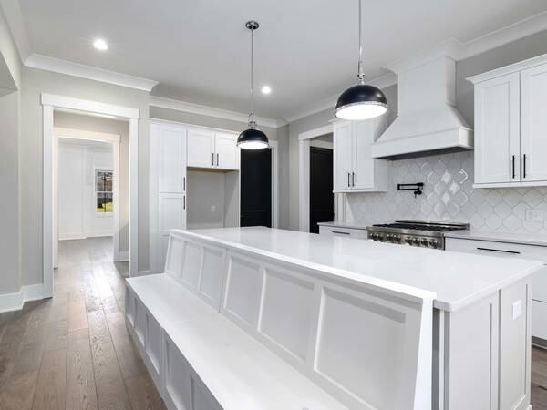 Decoração: 4 vantagens que você não conhecia de pintar a cozinha de branco 