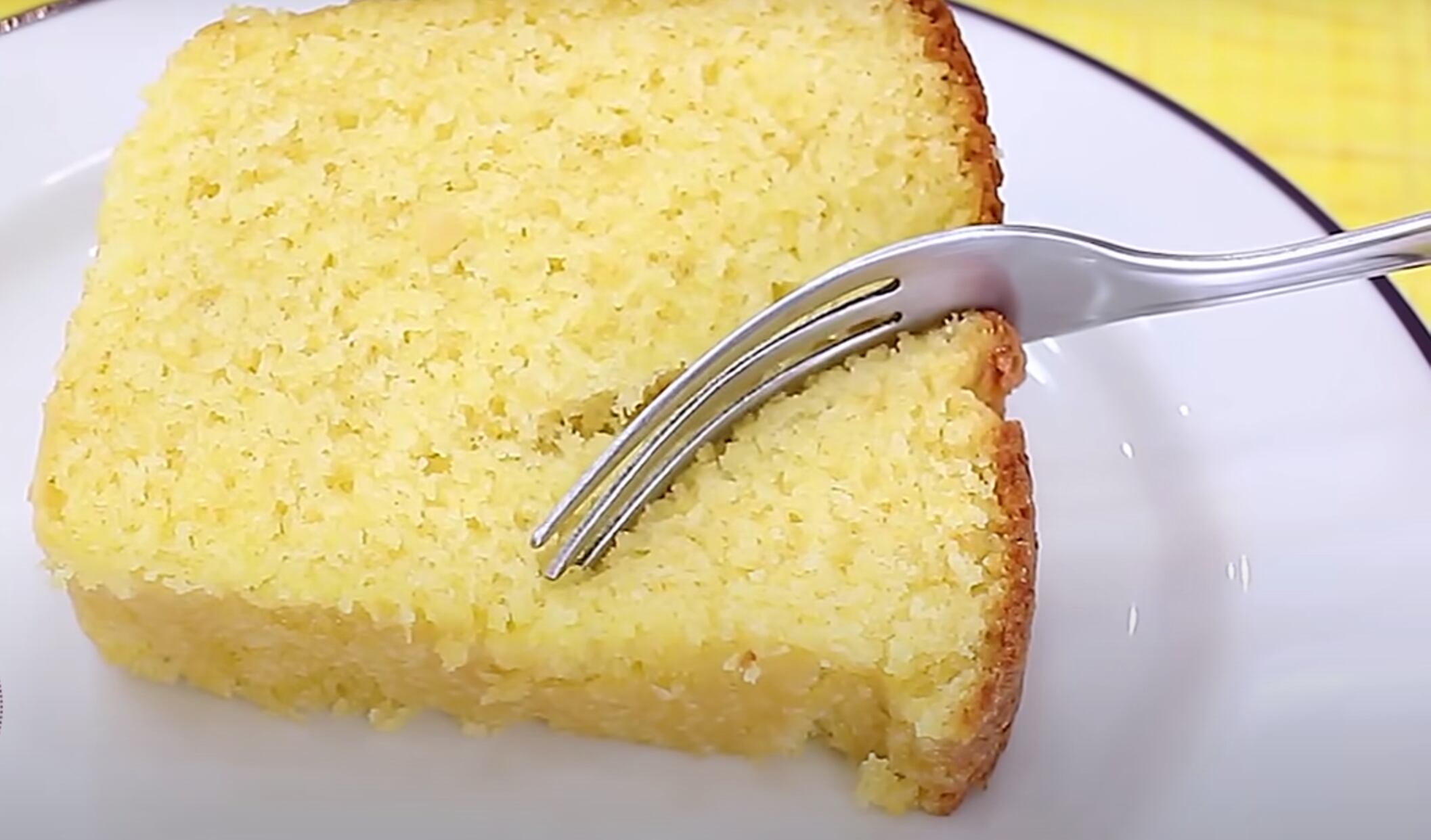 BOLO DE MILHO DE LATINHA MAIS FÁCIL QUE ESSE NÃO EXISTE! UM SHOW DE SABOR!  INCRÍVEL! Isamara Amâncio 