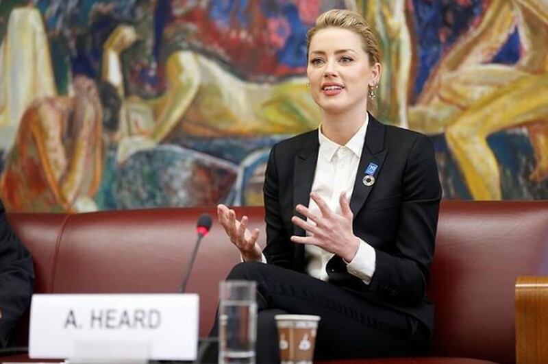 Amber Heard recebe proposta de casamento de saudita que diz ‘ser melhor’ que Johnny Depp