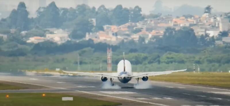 Vento forte ‘obriga’ avião da LATAM a pousar no estilo ‘caranguejada’ em Guarulhos