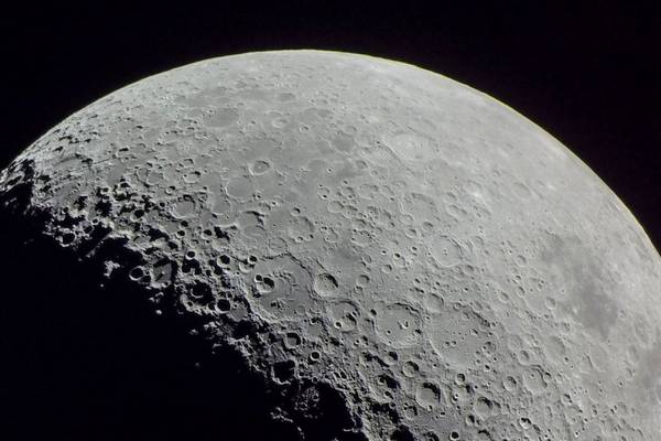 Cientistas resolvem o mistério de como se formou o manto lunar
