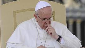 Papa agradece jornalistas por ajudarem a mostrar escândalos na Igreja