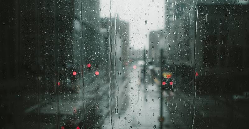 São Paulo enfrenta dia nublado e com chuva