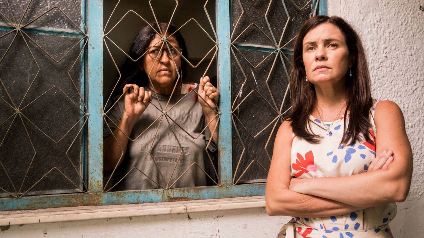 Amor de Mãe: Na novela, Thelma (Adriana Esteves) sequestrou Lurdes (Regina Casé)