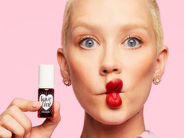 Novo Lip Tint da Benefit promete cor natural nas bochechas e lábios (sem parecer maquiada)