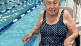 Mulher de 104 anos que nada todos os dias dá dicas simples para conseguir uma vida longa