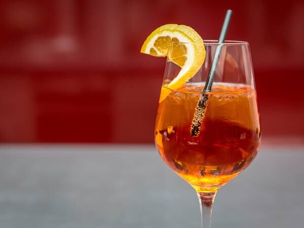 Aprenda a fazer o melhor drink italiano para se refrescar em dias quentes