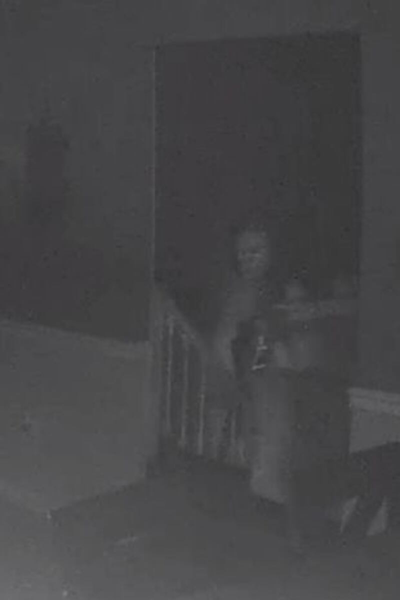 Fantasma aparece em câmera de segurança