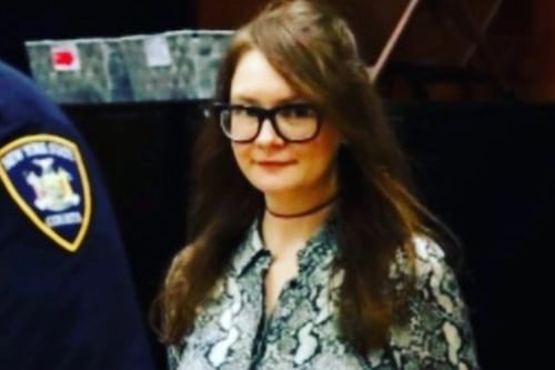 ‘Inventando Anna’: A atriz Julia Garner visitou a real Anna na prisão e esta foi sua impressão