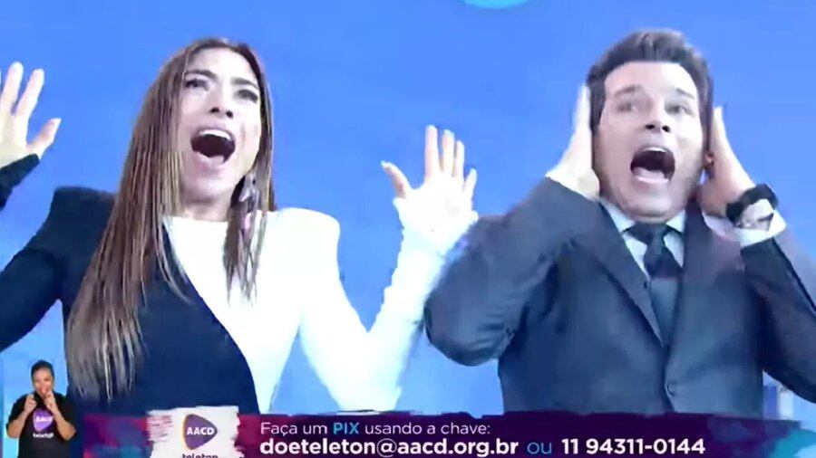 Patricia Abravanel e Celso Portiolli caem em tanque d'água no Teleton