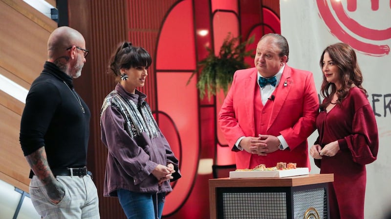 Ana Paula Padrão, Érick Jacquin, Helena Rizzo e Henrique Fogaça no estúdio do MasterChef Brasil
