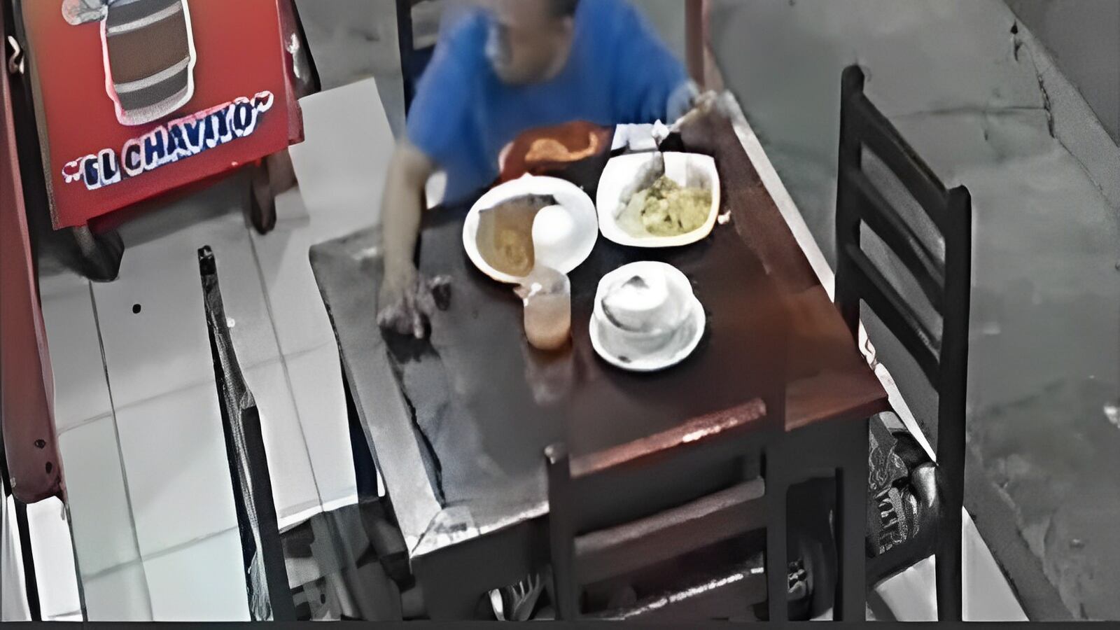 Para não pagar conta, cliente foge de restaurante levando até os pratos