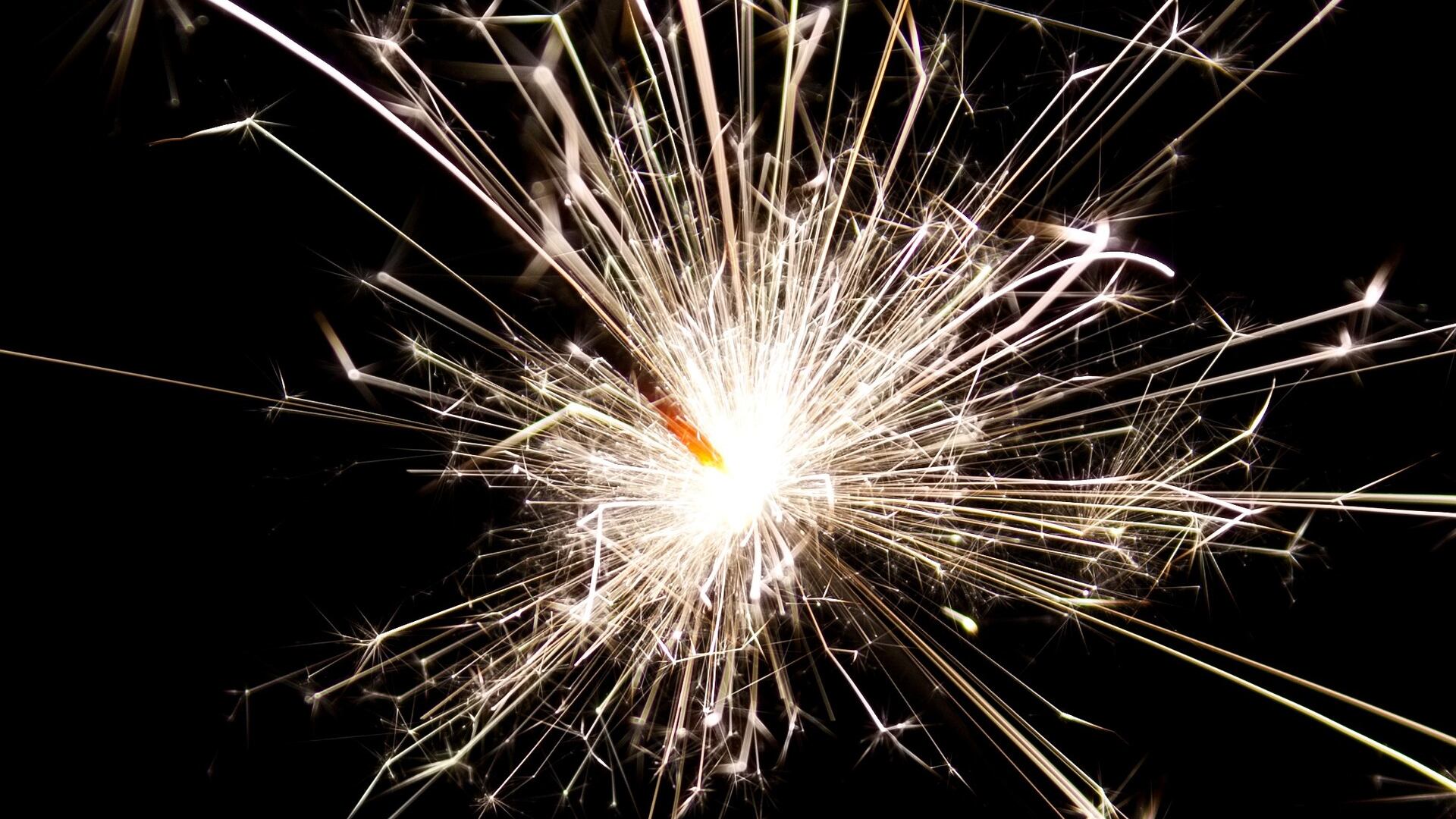 Homem solta fogos de artifício e perde dois dedos