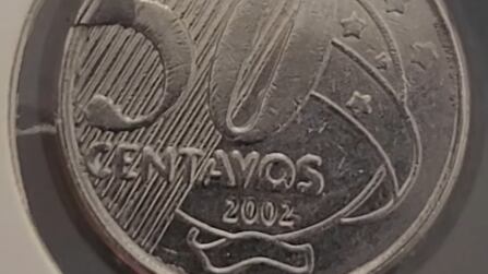 Moeda de 50 centavos com defeito raro