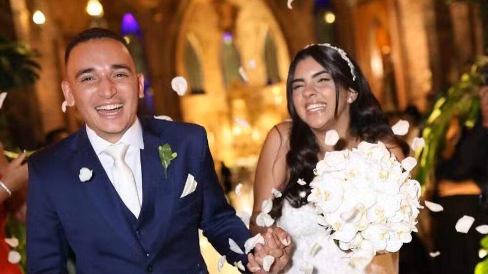 A influenciadora Ary Mirelle e o cantor de piseiro João Gomes viajaram com o filho de nove meses para lua de mel