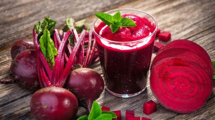 Suco natural caseiro maravilhoso com beterraba contra o colesterol alto