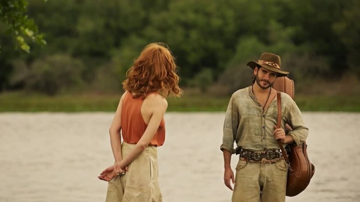 No remake de Pantanal, Trindade (Gabriel Sater) termina com Irma (Camila Morgado) para proteger seu filho do cramulhão