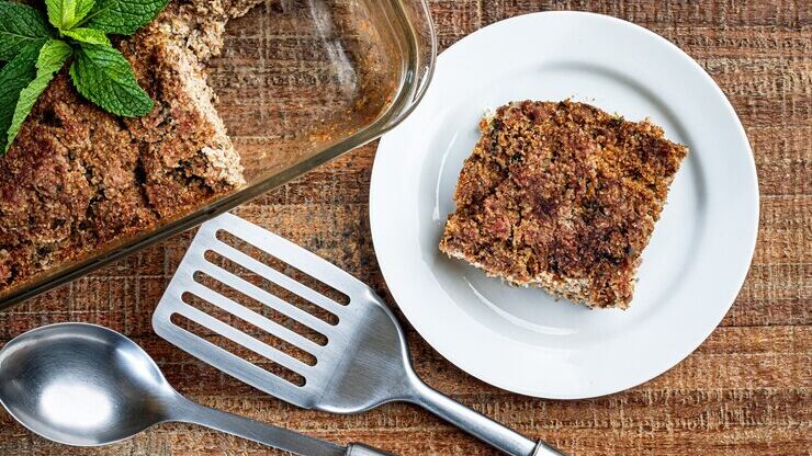 Aqui está a receita fácil de quibe assado para fazer um prato delicioso