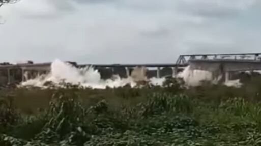 Testemunhas gravavam vídeos no local no momento do desabamento