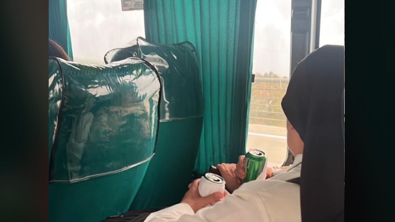 “¿La cerveza consagrar?” Pillaron a monjas tomando ‘pola’ en plena flota
