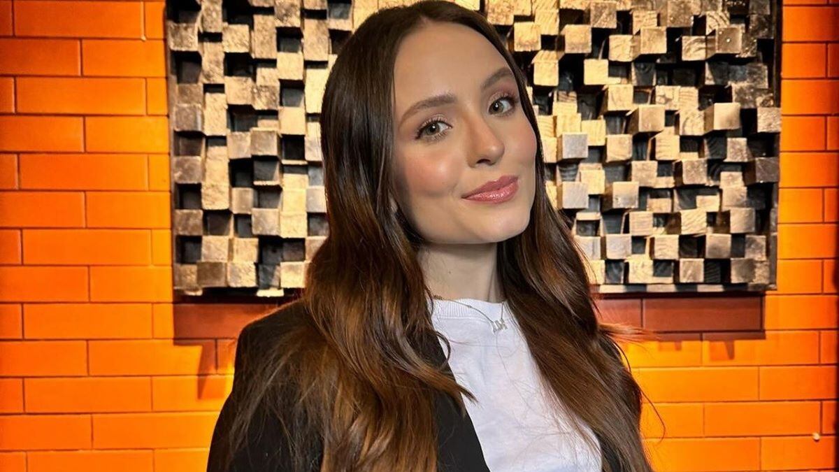 Larissa Manoela recebe roteiro para viver enfermeira na continuação da novela Êta Mundo Bom! (2016)