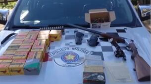 Idoso de 94 anos portava espingarda, revólver e munições