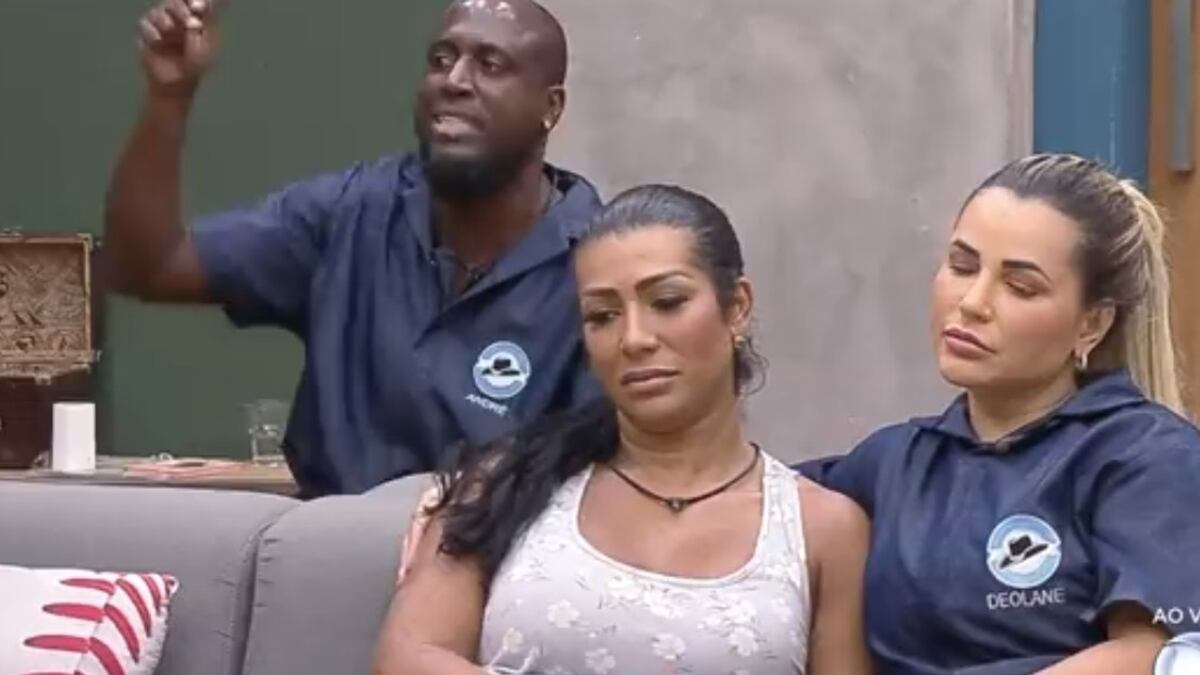 Em "A Fazenda 14", Deolane e André brigam e são afastados