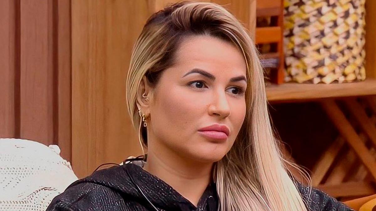 Deolane Bezerra volta a falar de rivais em "A Fazenda 14"