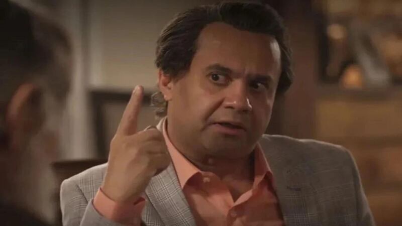Sabá Bodó (Welder Rodrigues), político corrupto de Mar do Sertão, reaparece na novela No Rancho Fundo