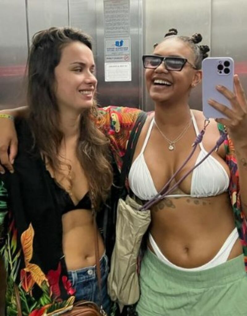 Ex-BBB assumiu namoro com produtora