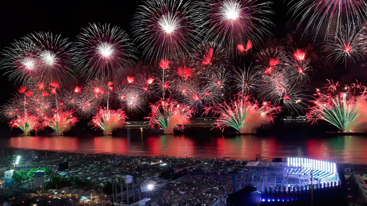 Tradicional queima de fogos de Copacabana