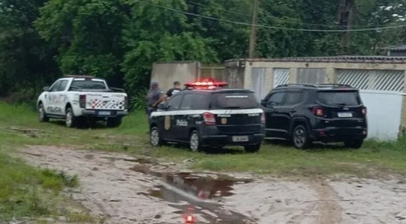 Suspeita é que homem tenha matado os menores e se suicidado em seguida