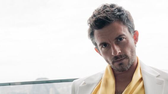 El actor británico Jonathan Bailey fue nombrado “Sexiest Man Alive 2025.