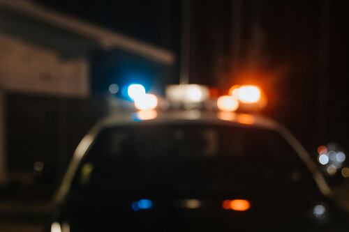 Homem de 61 anos é encontrado morto com faca cravada no peito em MG