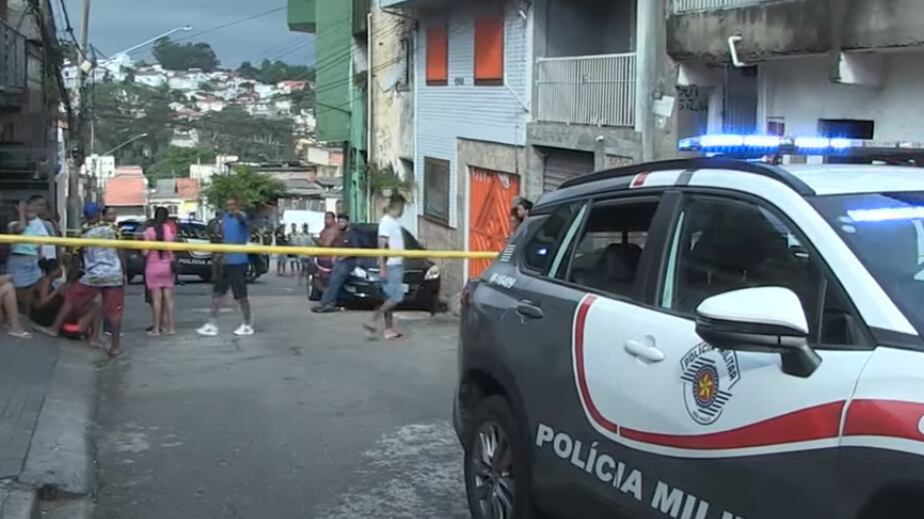 Polícia ainda apura a motivação do duplo homicídio.